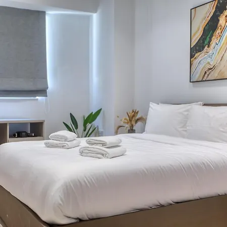 New 2br In Centre By Sf Homes *