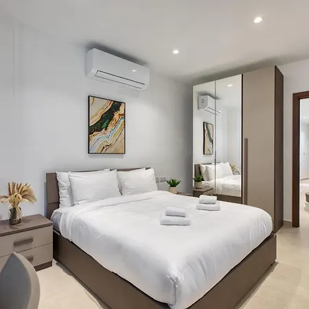 New 2br In Centre By Sf Homes *